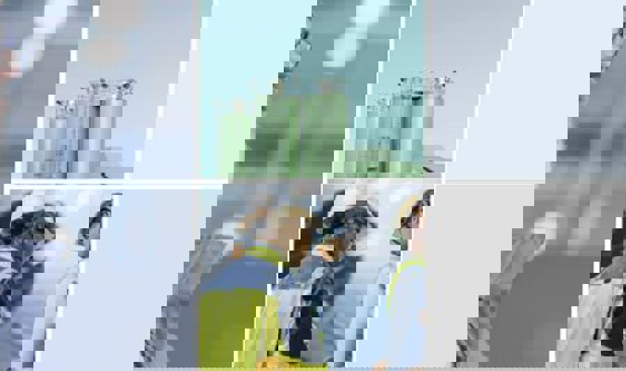 En erfaren mann med briller ser mot venstre i et industrielt miljø. Bildet viser også en fabrikk med grønne tanker, arbeidere i verneutstyr som samarbeider, og en kvinne som arbeider i et laboratorium, som representerer industri, samarbeid og forskning.