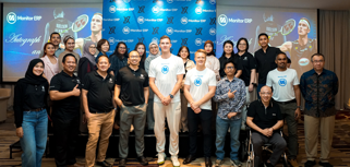 Group photo with Viktor Axelsen