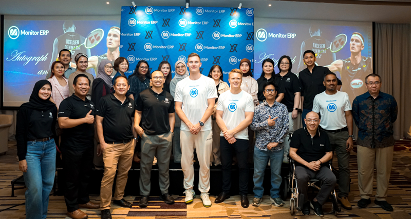 Group photo with Viktor Axelsen