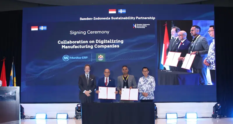 Foto bersama usai penandatanganan MoU kolaborasi digitalisasi industri manufaktur antara PT Monitor ERP System dan Kadin Indonesia Institute